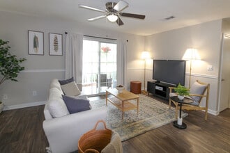 The Henry in Hattiesburg, MS - Foto de edificio - Building Photo