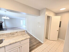 329 Ferdinand Cir in Virginia Beach, VA - Building Photo - Building Photo