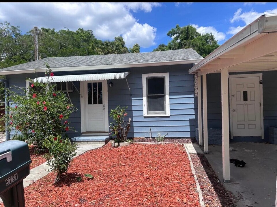 5731 Mitchell Ct in New Port Richey, FL - Building Photo