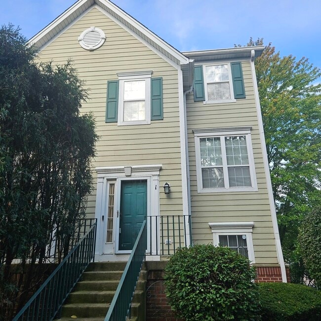 property at 1105 Village Center Pkwy