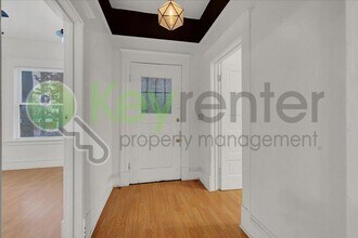 1827 T St in Sacramento, CA - Building Photo - Building Photo