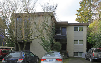 921 16th Ave Apartments