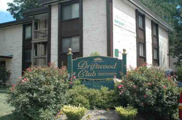 Driftwood Club Apartments, Inc in Wilmington, DE - Foto de edificio