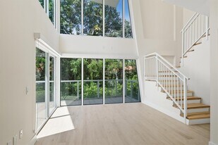1528 Brickell Ave, Unit 106 in Miami, FL - Building Photo