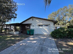218 Temple Cir in Eustis, FL - Building Photo - Building Photo