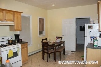 161 Union St in Everett, MA - Foto de edificio - Building Photo