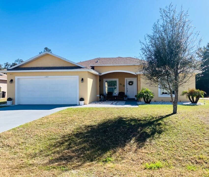 197 Maple Dr in Poinciana, FL - Building Photo
