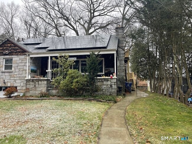 598 Frenchtown Rd in Bridgeport, CT - Building Photo - Building Photo