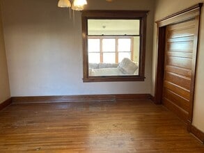 322 W 4th St in Hastings, NE - Building Photo - Building Photo