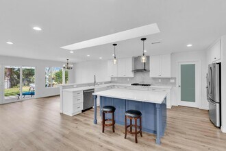 5814 Bounty St in San Diego, CA - Building Photo - Building Photo