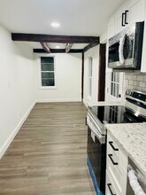 243 Park Ln, Unit 2 in Trumbull, CT - Building Photo - Building Photo