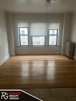 5481 S Cornell Ave, Unit 5480-222 Apartamentos