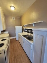 1308 Willow Branch Ave, Unit A in Jacksonville, FL - Foto de edificio - Building Photo