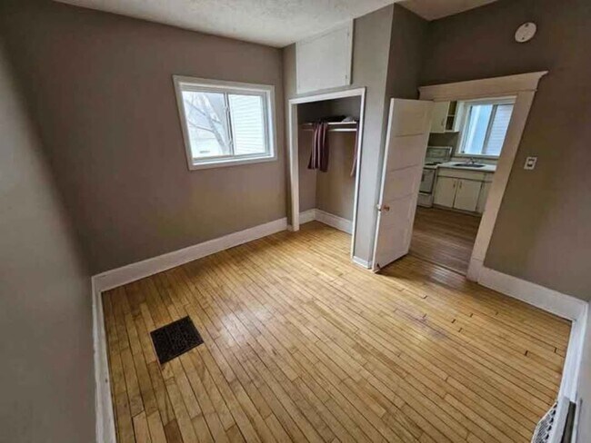 428-428 Lansdowne Ave in Winnipeg, MB - Building Photo - Building Photo