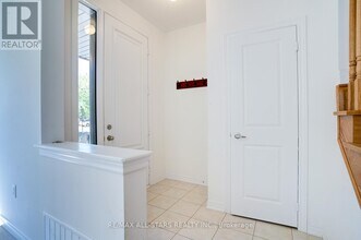 41 Steamboat Wy in Whitby, ON - Building Photo - Building Photo