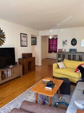1239 W Farwell Ave, Unit TWO BEDS in Chicago, IL - Foto de edificio - Building Photo