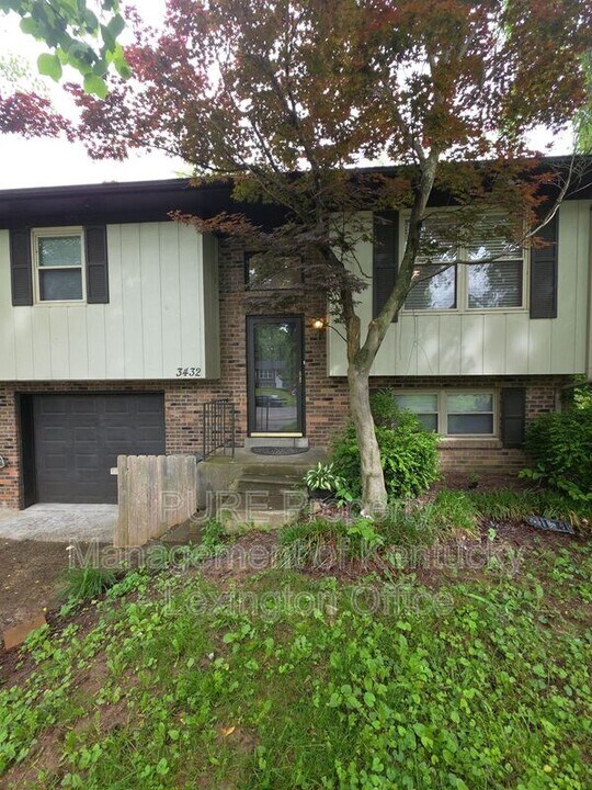 3432 Warwick Ct in Lexington, KY - Building Photo