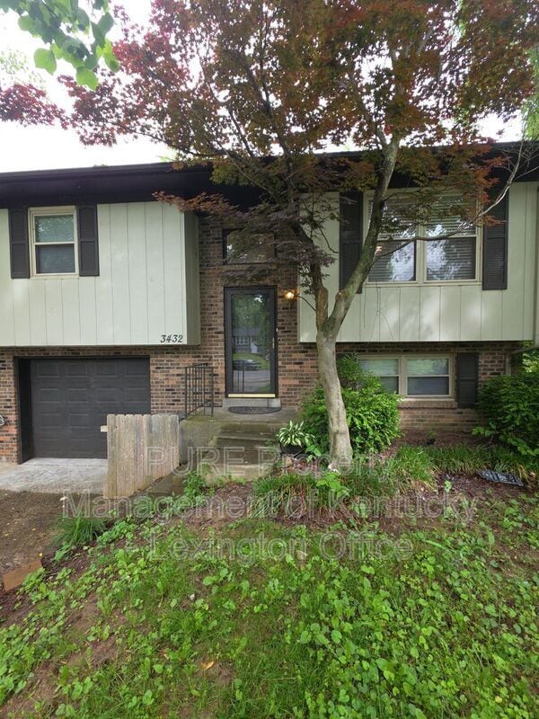 property at 3432 Warwick Ct