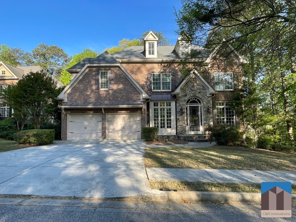 1377 Greencrest Ct in Lawrenceville, GA - Foto de edificio