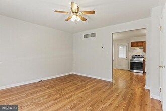 412 Windy Knoll Dr in Mount Airy, MD - Building Photo - Building Photo