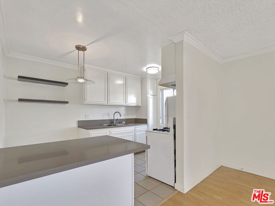 440 Raymond Ave in Santa Monica, CA - Building Photo