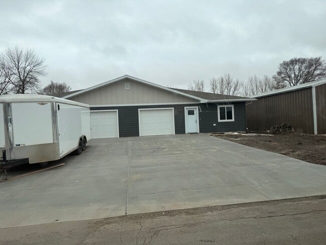 115 4th St SW in Watertown, SD - Building Photo - Building Photo