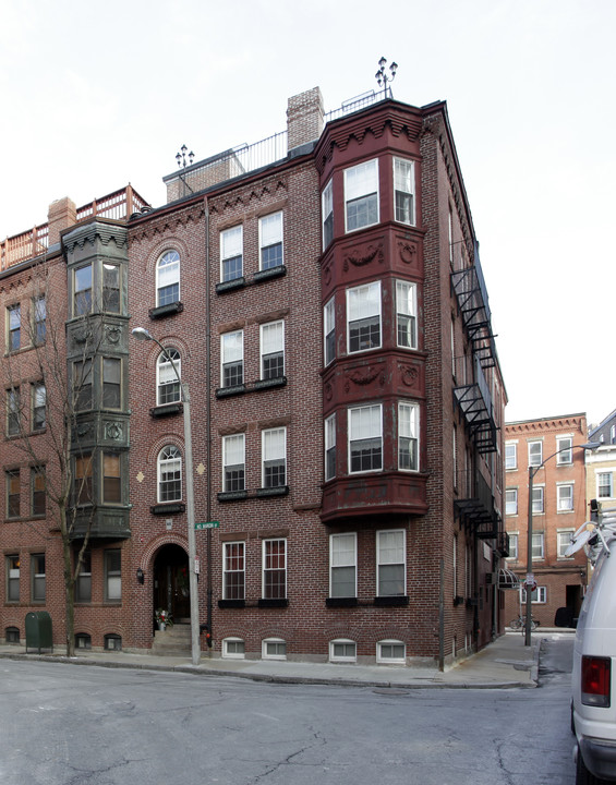 65 N Margin St in Boston, MA - Building Photo