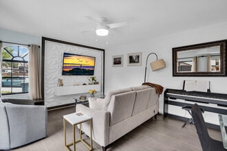 8291 Thames Blvd in Boca Raton, FL - Building Photo - Building Photo