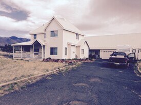5645 Oak Ranch Rd in Flagstaff, AZ - Building Photo