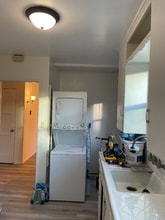 1301 N Buena Vista St in Burbank, CA - Foto de edificio - Building Photo