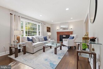 5642 Jefferson Blvd in Frederick, MD - Building Photo - Building Photo