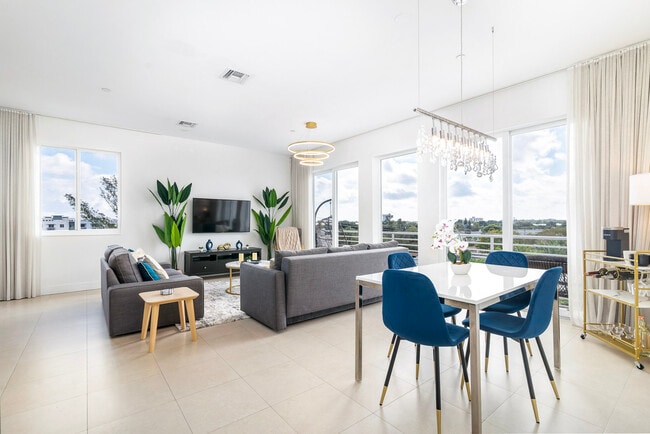 111 SE 2nd St, Unit 401 in Delray Beach, FL - Building Photo - Building Photo