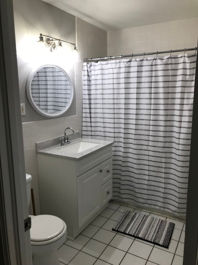 514 Hartford Ave, Unit 514 in Wethersfield, CT - Building Photo - Building Photo