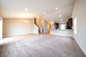 15222 Emory Ave in Apple Valley, MN - Building Photo - Building Photo