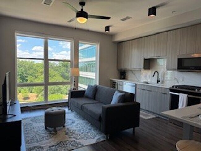 3699 Lenox Rd NE in Atlanta, GA - Building Photo - Building Photo