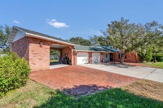 223 Denese Ln in Auburndale, FL - Building Photo - Building Photo