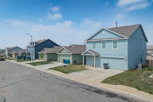 Crescent Hills in San Antonio, TX - Building Photo