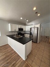 8940 Crooked Shell Ave in Las Vegas, NV - Foto de edificio - Building Photo