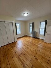 18 Marion St, Unit 1 in Hudson, MA - Building Photo - Building Photo