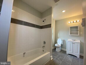 21 E Price St in Philadelphia, PA - Building Photo - Building Photo