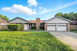 7604 Mary Dr in North Richland Hills, TX - Building Photo