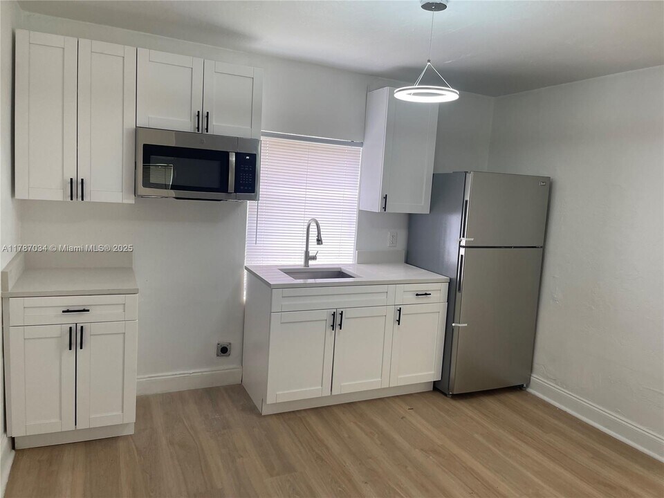 2329 NE 173rd St in North Miami Beach, FL - Building Photo