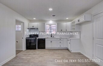 5821 Freeland Dr in Little Rock, AR - Building Photo - Building Photo