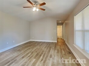 2010 Beauty St in Statesville, NC - Foto de edificio - Building Photo