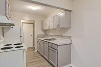 Jason Apartments in Medicine Hat, AB - Building Photo - Building Photo