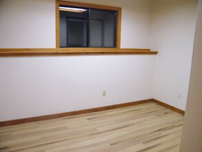 555 US Hwy 87 in Roundup, MT - Building Photo - Building Photo