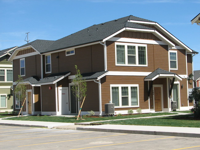 Sawtooth Village in Meridian, ID - Building Photo - Building Photo