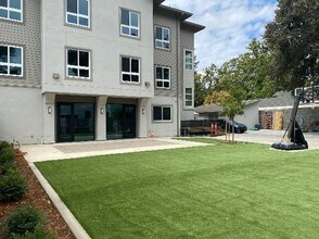 503 1st St in Davis, CA - Building Photo - Building Photo