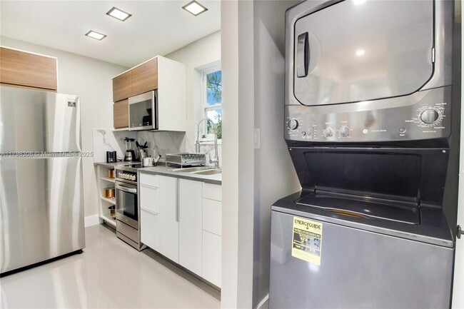 5530 NW 5th Ave in Miami, FL - Building Photo - Building Photo
