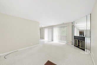 713 Crescent Ct in Bartlett, IL - Building Photo - Building Photo